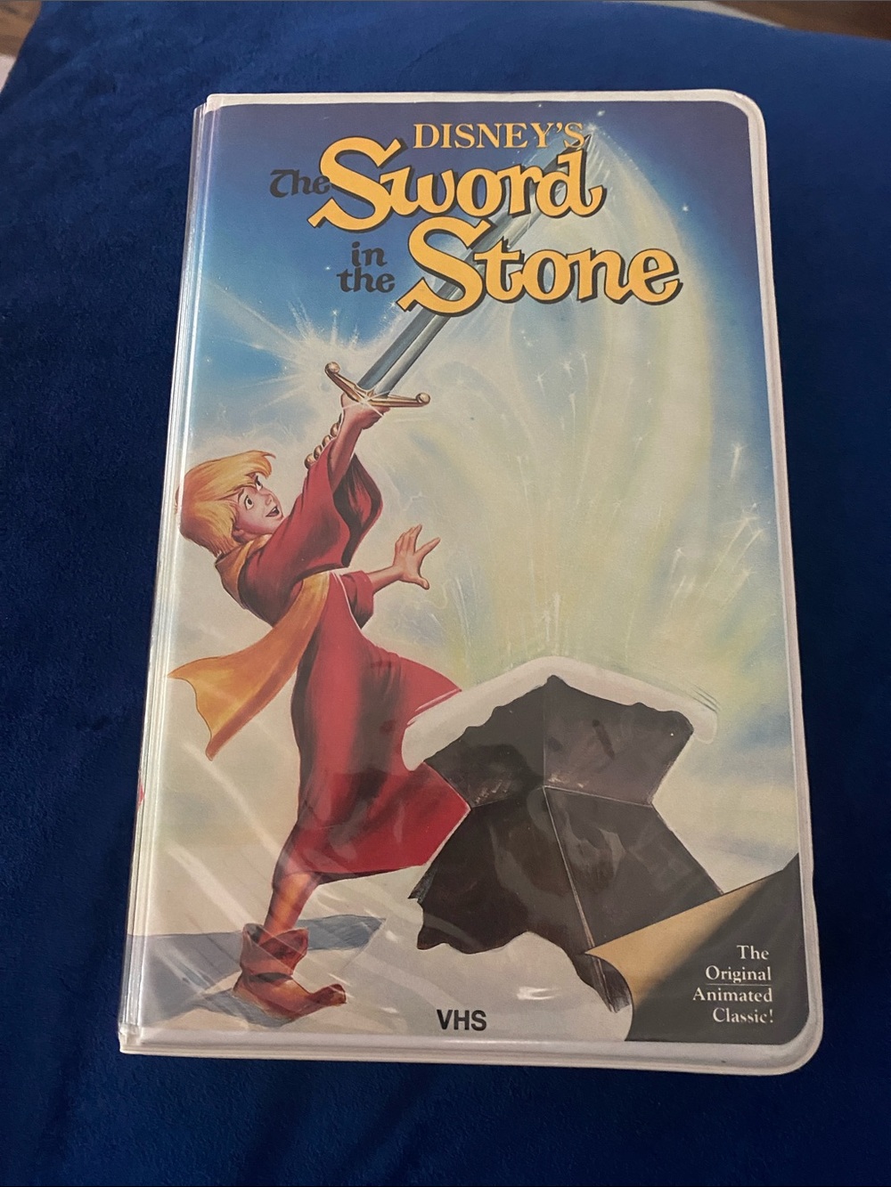 Disney Sword in the Stone VHS - black diamond/ the classsics